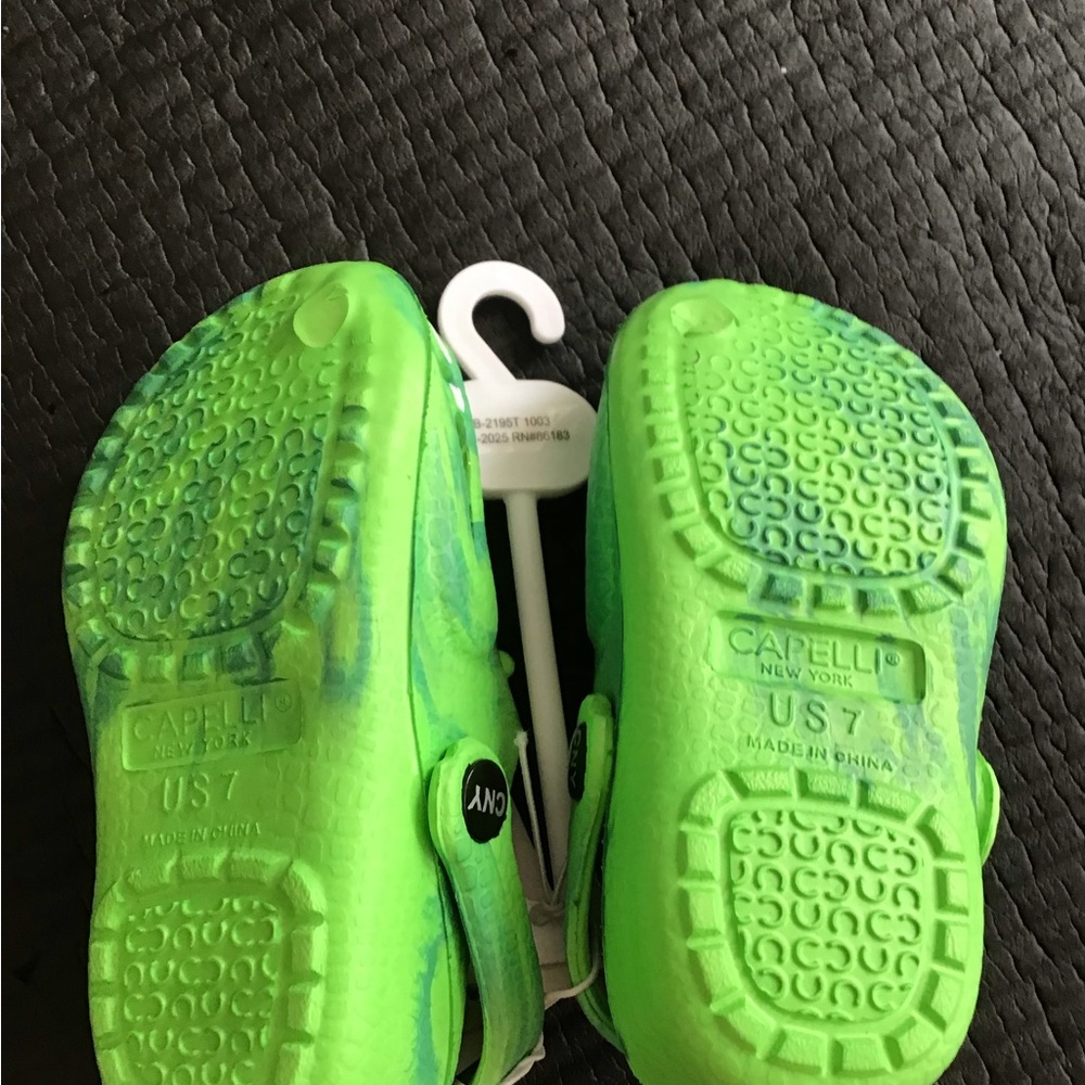 NWTS Capelli of New York Kids Green Crocodile Clog Shoes 7T - Picture 4 of 6